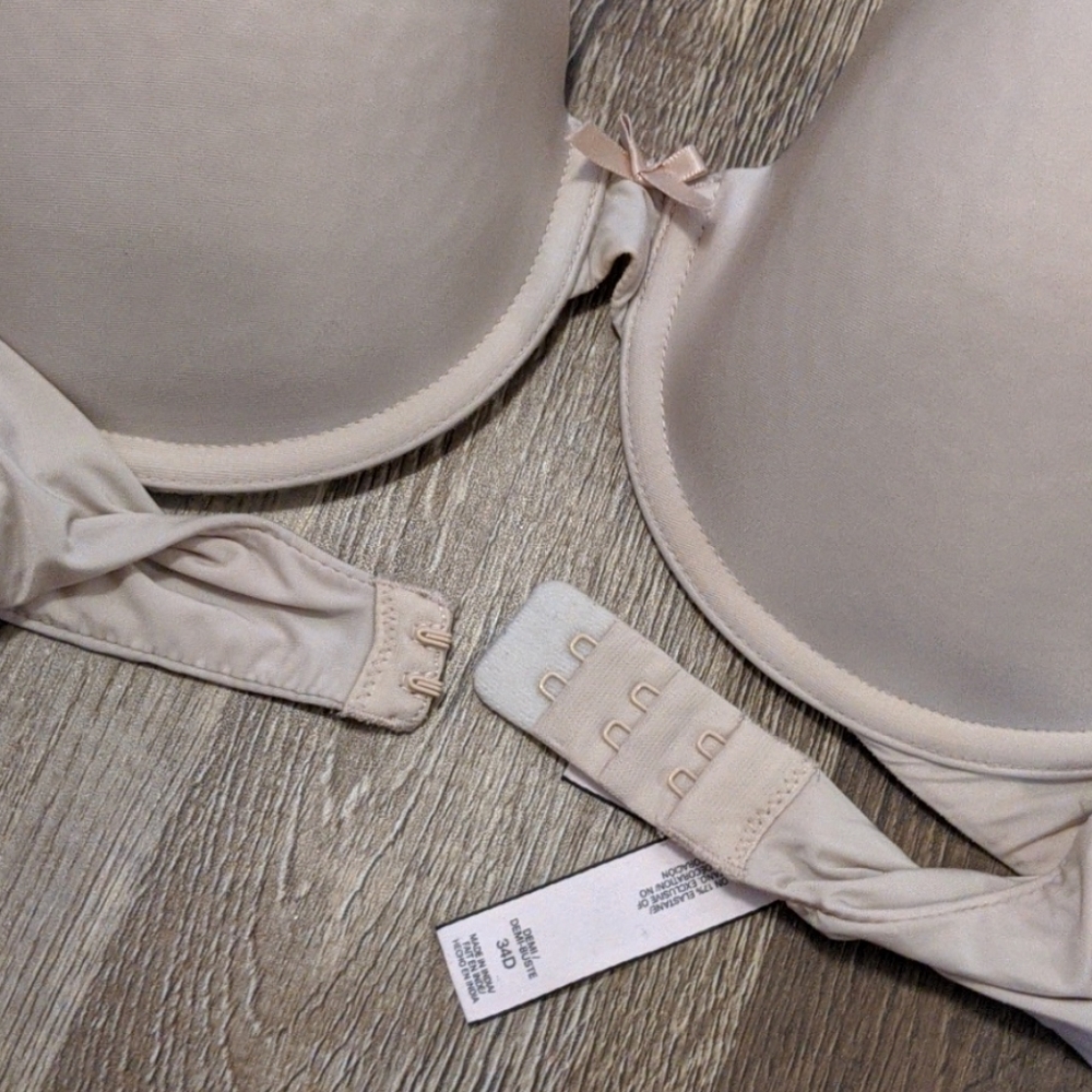 Victoria Secret Bra - Picture 3 of 4
